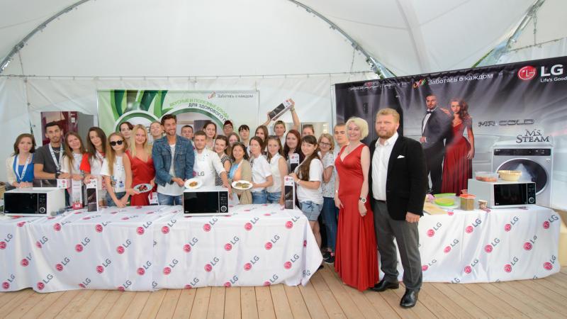 Кулинарный мастер-класс «Мужчины дома» на Всероссийском молодежном образовательном форуме «Территория смыслов на Клязьме»