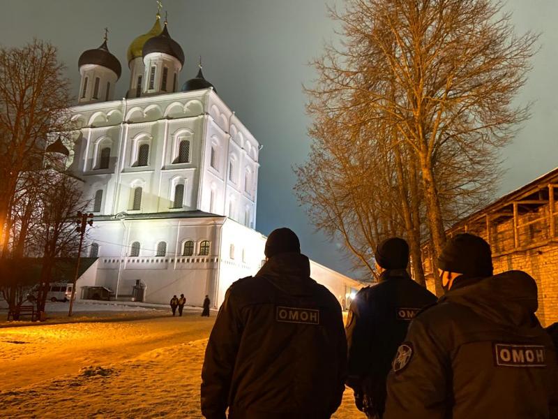 В Псковской области сотрудники Росгвардии обеспечили общественный порядок при проведении Рождественских мероприятий