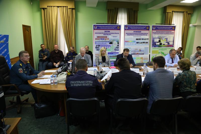 В столице в преддверии летнего периода обсудили обеспечение безопасности москвичей на водоемах