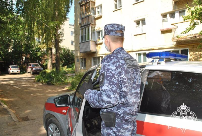 В Кирове росгвардейцы задержали подозреваемого в повреждении чужого имущества