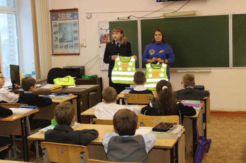 В Ульяновской области сотрудники Госавтоинспекции провели для школьников профилактическое мероприятие «Будь, ярким! Будь заметным»