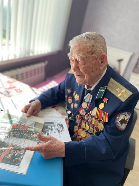 Подмосковные единороссы навестили ветеранов Великой Отечественной с поздравлениями и подарками