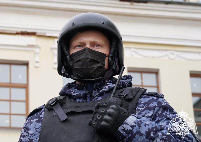 Кировские росгвардейцы задержали подозреваемого в приобретении наркотиков