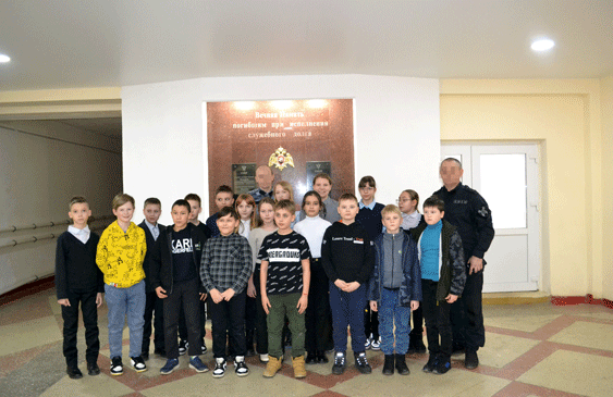В Ульяновске для школьников проведена экскурсия по отряду спецподразделения Росгвардии