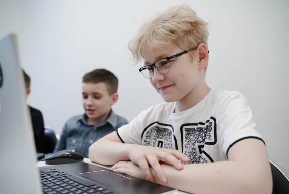 IT-школа CODDY: открыт набор в летний городской лагерь для детей в Москве