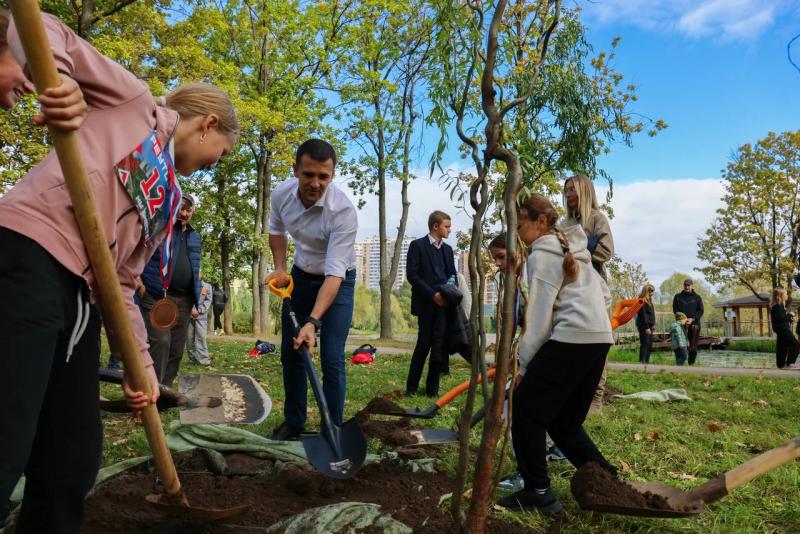 В последний день сентября в Реутове высадят 159 деревьев