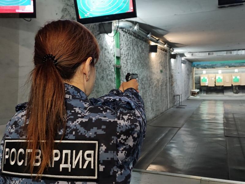Во вневедомственной охране Росгвардии по Хакасии определили лучших в стрельбе из боевого ручного оружия