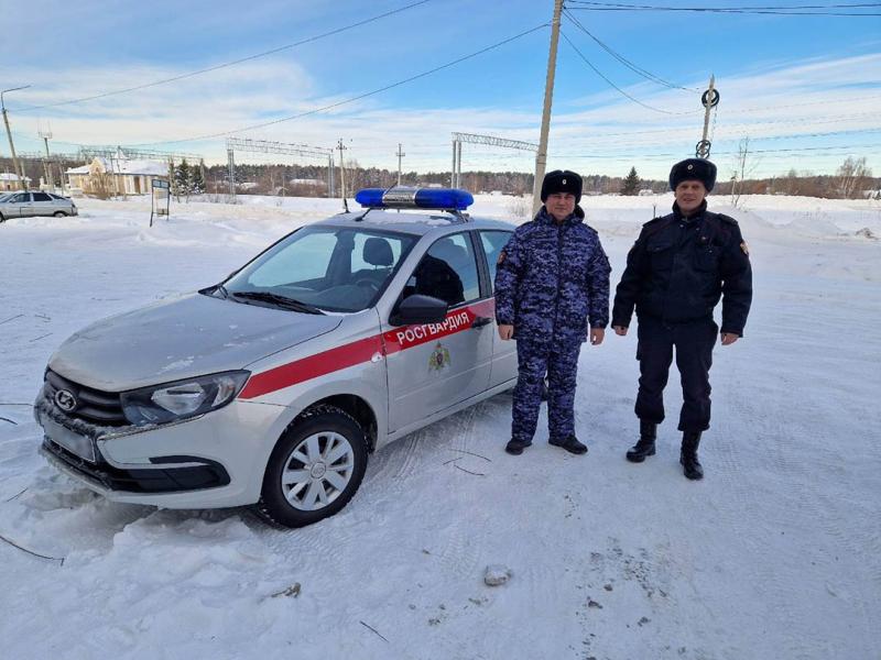 Росгвардейцы помогли вернуть утерянные документы и деньги жителю Алтайского края