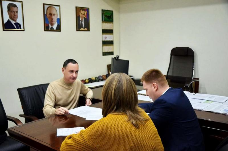 Депутат ЗСК Виктор Тепляков провёл совещание по реализации комплекса мер для спасения пальм