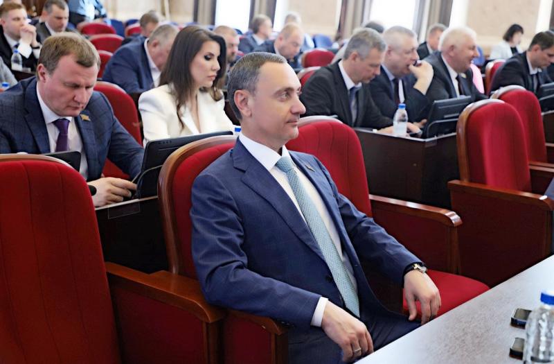 Депутат ЗСК Виктор Тепляков принял участие в очередной сессии краевого парламента