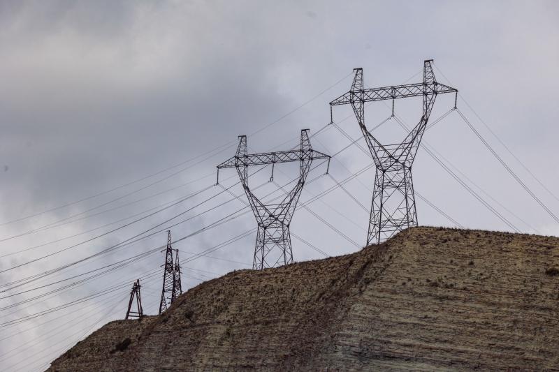 В западной части Ростовской области участились случаи хищения металлических уголков, делающих устойчивыми опоры линий электропередачи