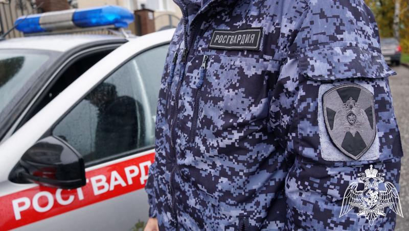 В Кирове росгвардейцы задержали гражданина, находящегося в розыске за незаконный оборот наркотиков