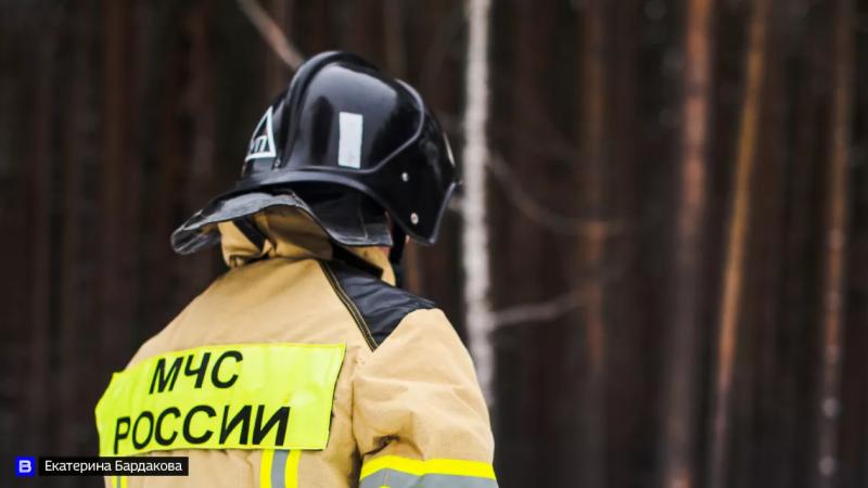 Легковой автомобиль горел вечером в томском поселке Просторный