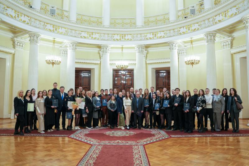 Награждение студентки ГУАП в Законодательном собрании Санкт-Петербурга