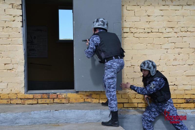 Лучшую группу задержания вневедомственной охраны Росгвардии определили в Самарской области