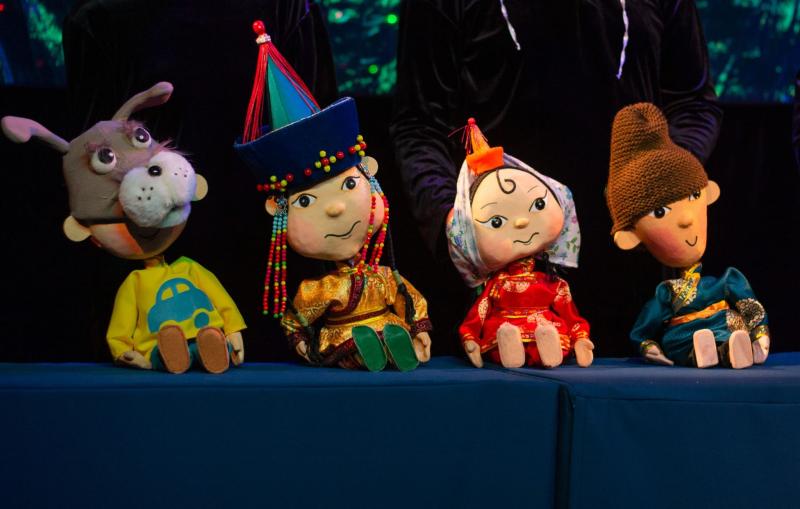Театра кукол «Ульгэр» в Улан-Удэ проводит етс
фотосессию детям