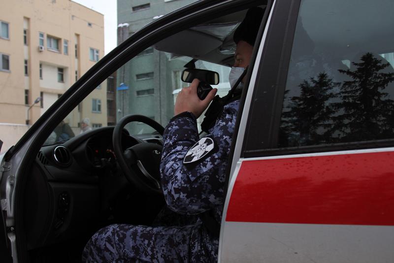 В Кузбассе росгвардейцы защитили бригаду скорой медицинской помощи от агрессивного пациента